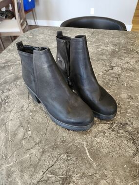 Women's Size 11 Vegan Leather Ankle Boots